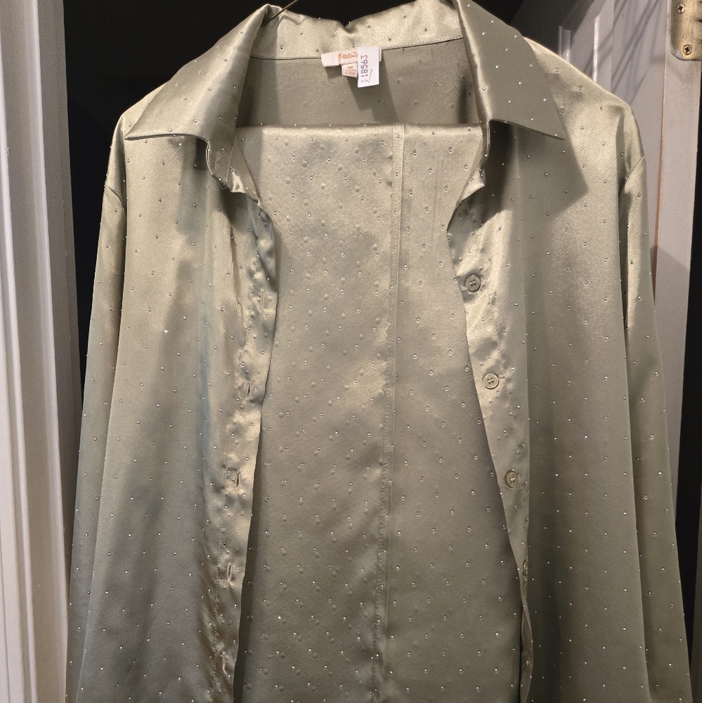 Elegant, Green, Satin Blouse w/matching Pants with Subtle Diamond-Like Accent